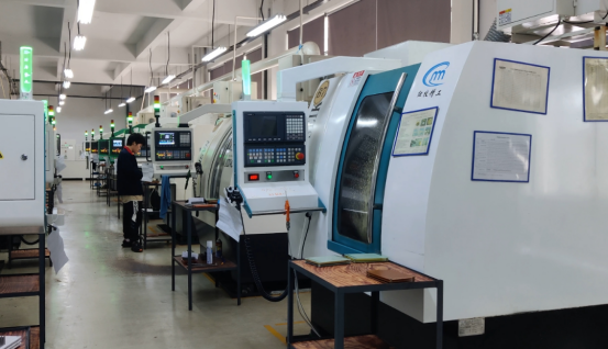 會昌 “五一”假期不停工，企業生產忙，技術服務強